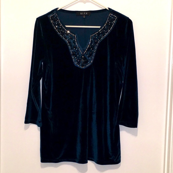 B.L.E.U. Velvet-like Jeweled Top Size S - Picture 2 of 9